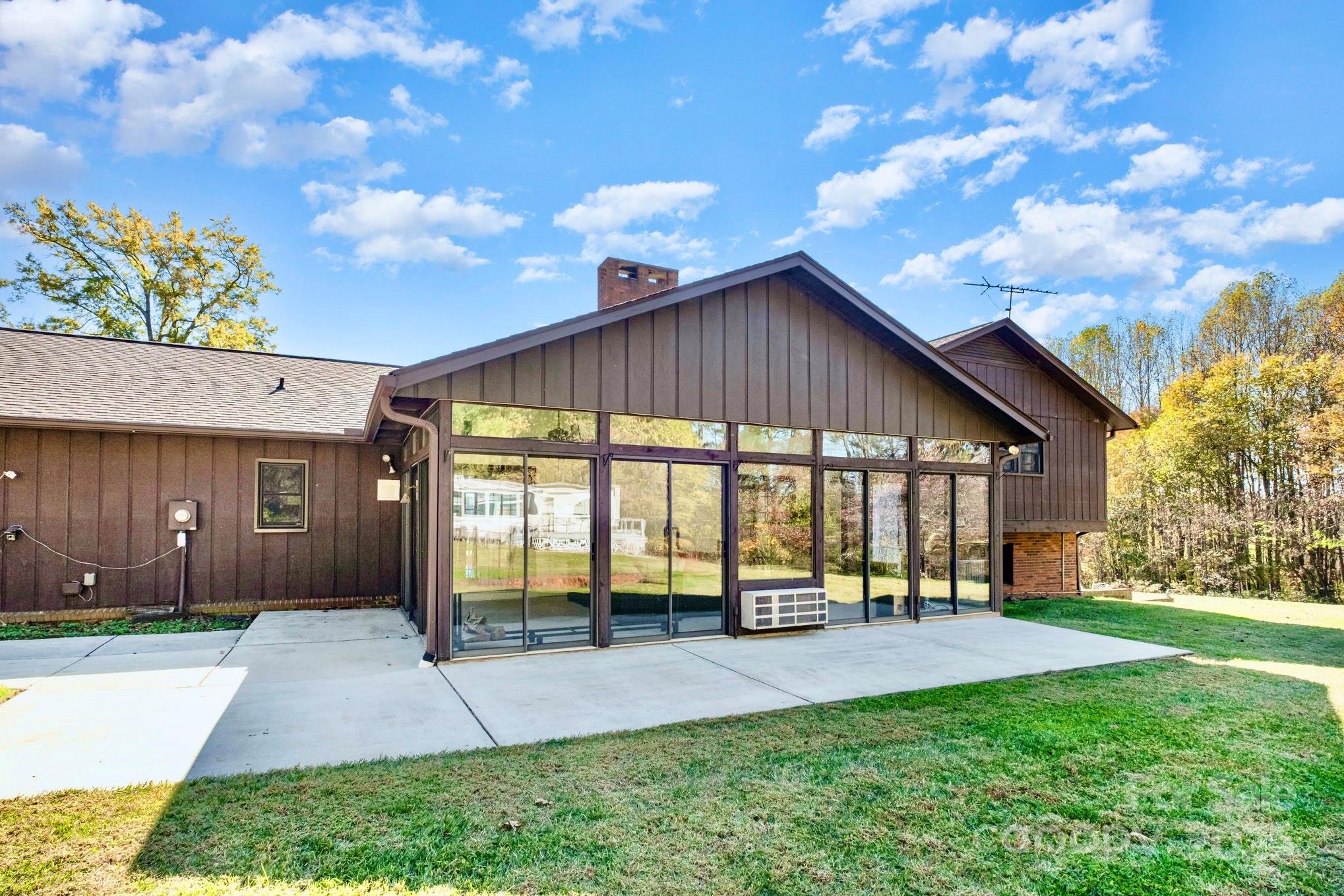 2844 Hickory Highway