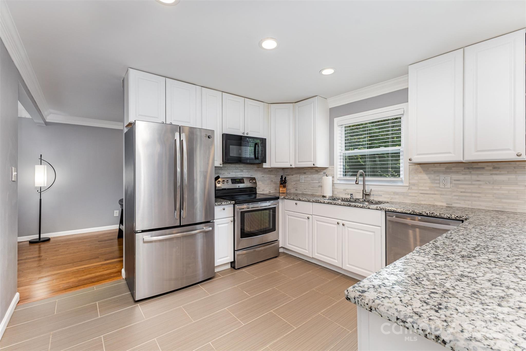 8901 Nightingale Lane