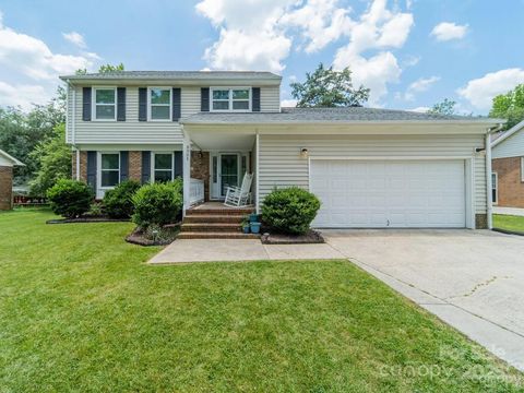 Photo of 8901 Nightingale Lane, Charlotte, NC 28226 (MLS # 4307541)