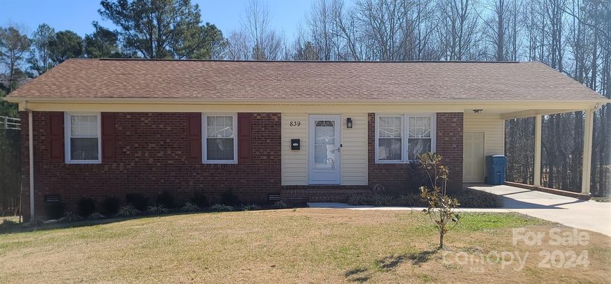 Low maintenance and private 3 bedroom, 1 bath brick home. Updates within last few years include bathroom remodel, installation garbage disposal and interior painting throughout. Home has been kept in superior condition and is truly move in ready!!