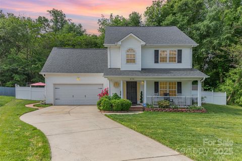 636 Sadler Glen Drive Charlotte NC 28214