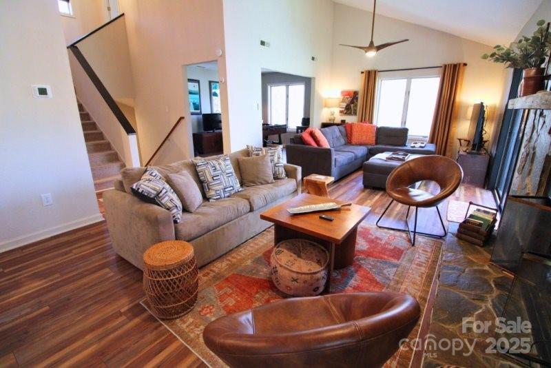 135 Mountain Village Boulevard 2005