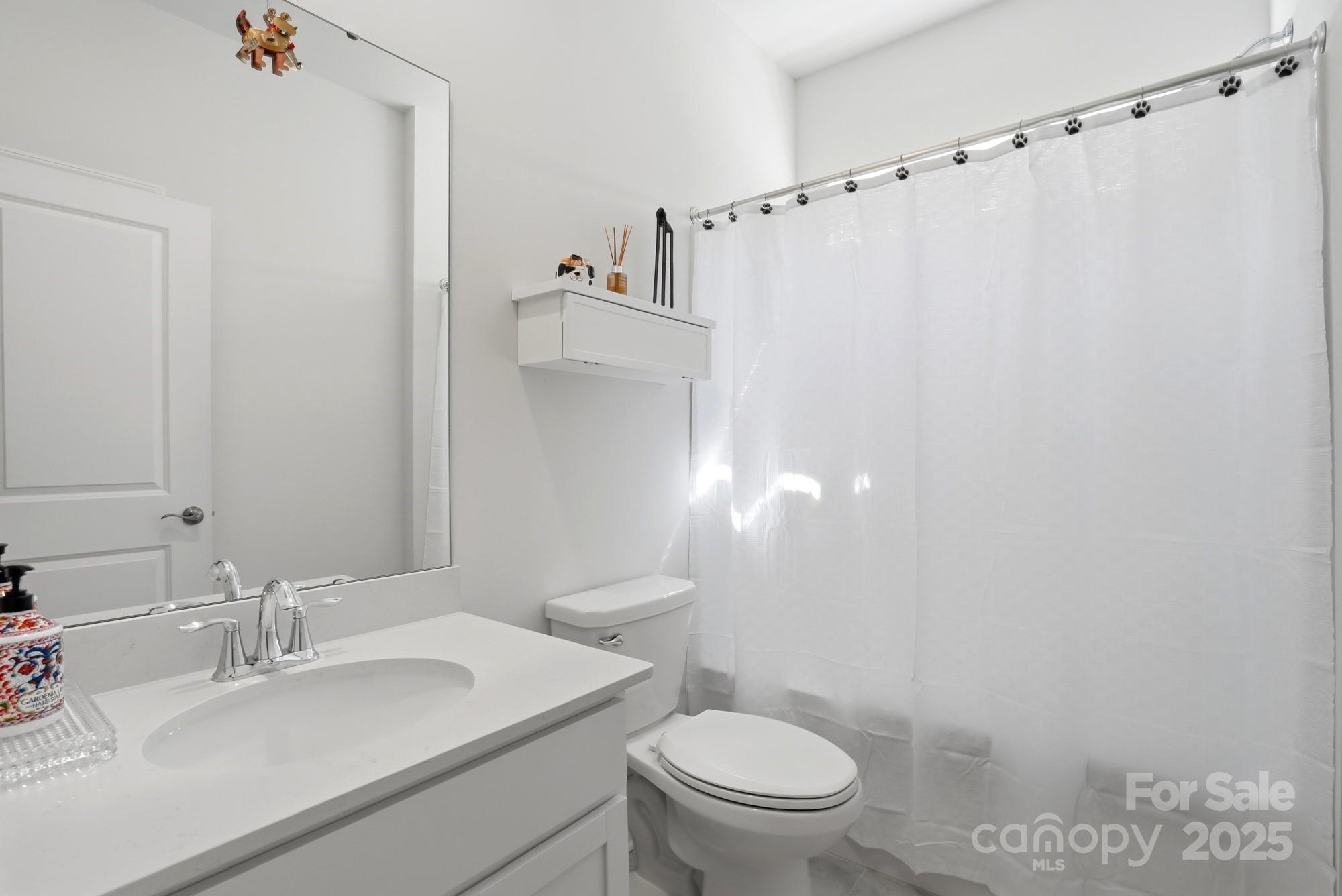 Imagery On Mtn Island - Residential