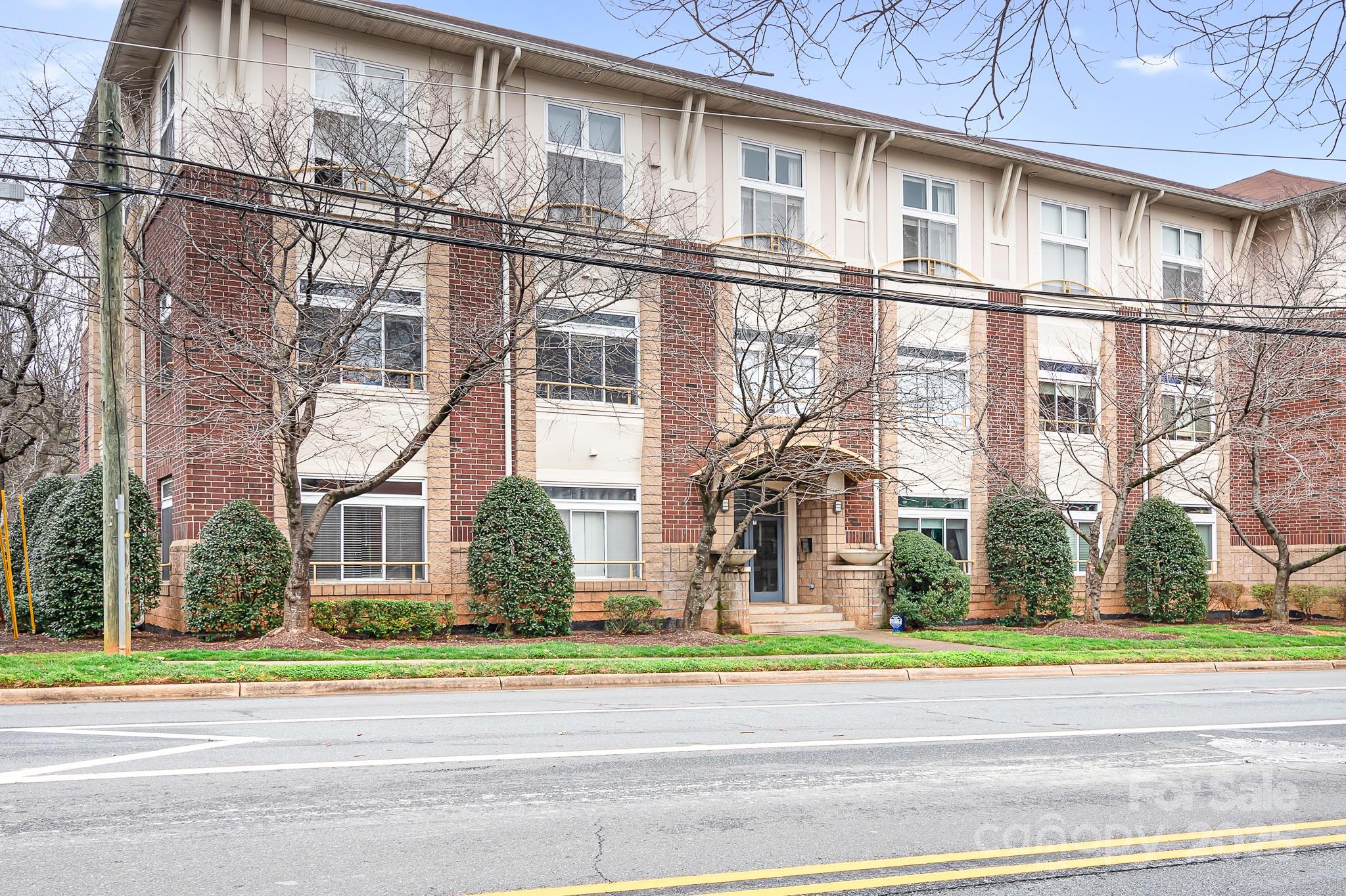 404 N Laurel Avenue 18