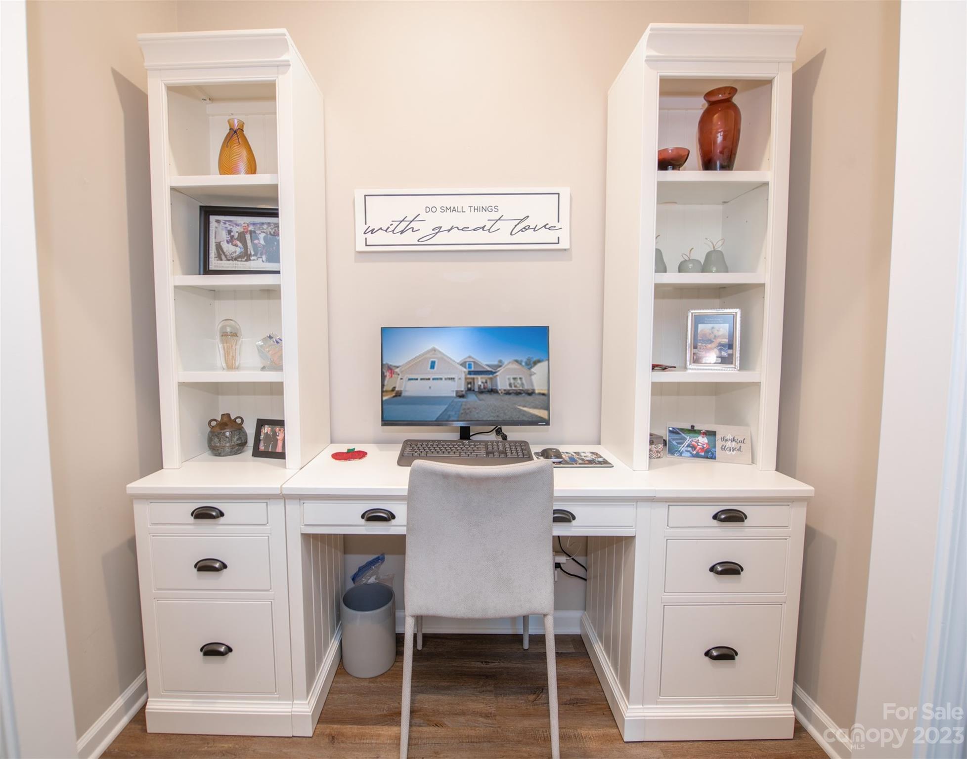 Imagery On Mtn Island - Residential