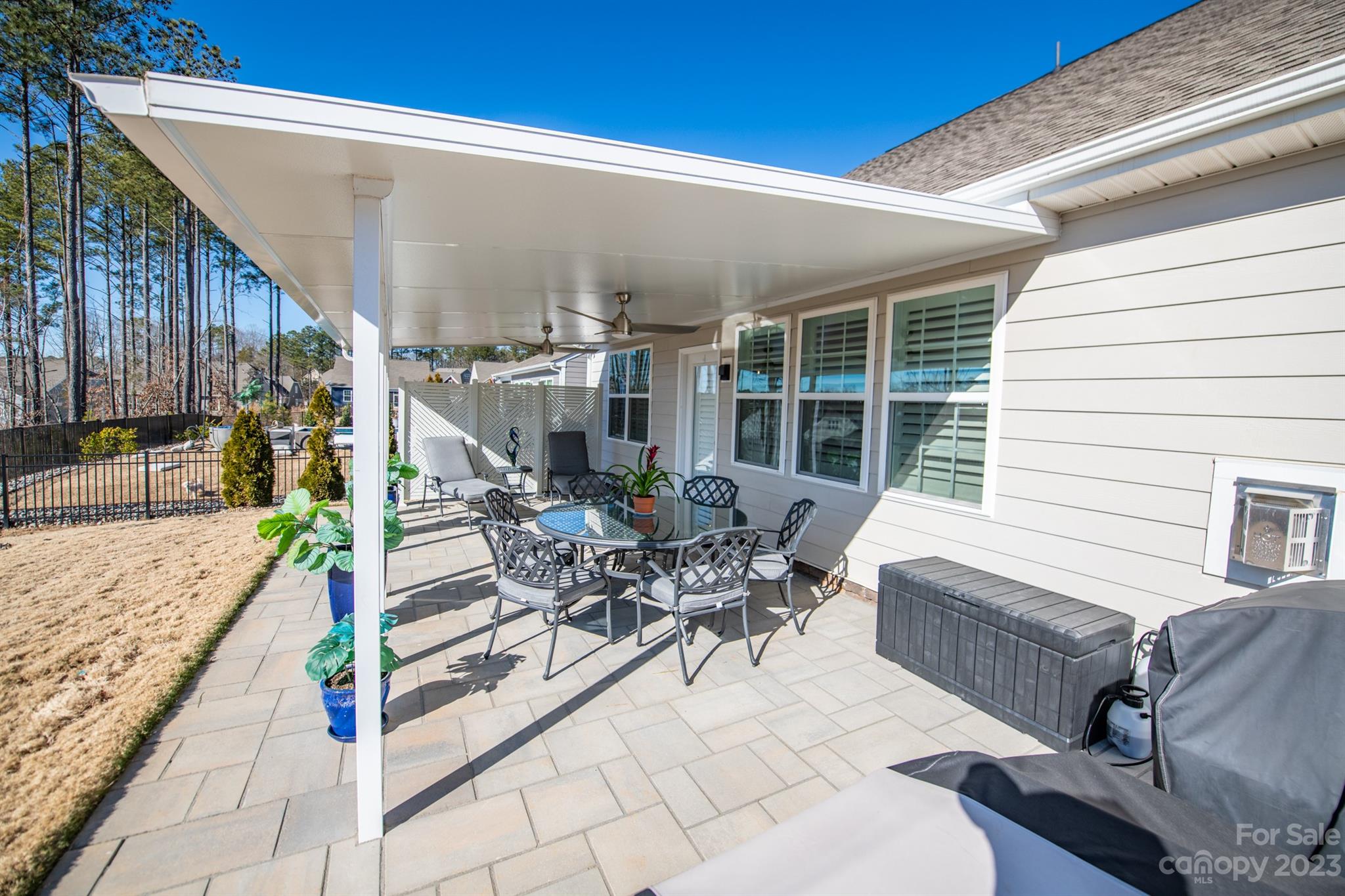 Imagery On Mtn Island - Residential