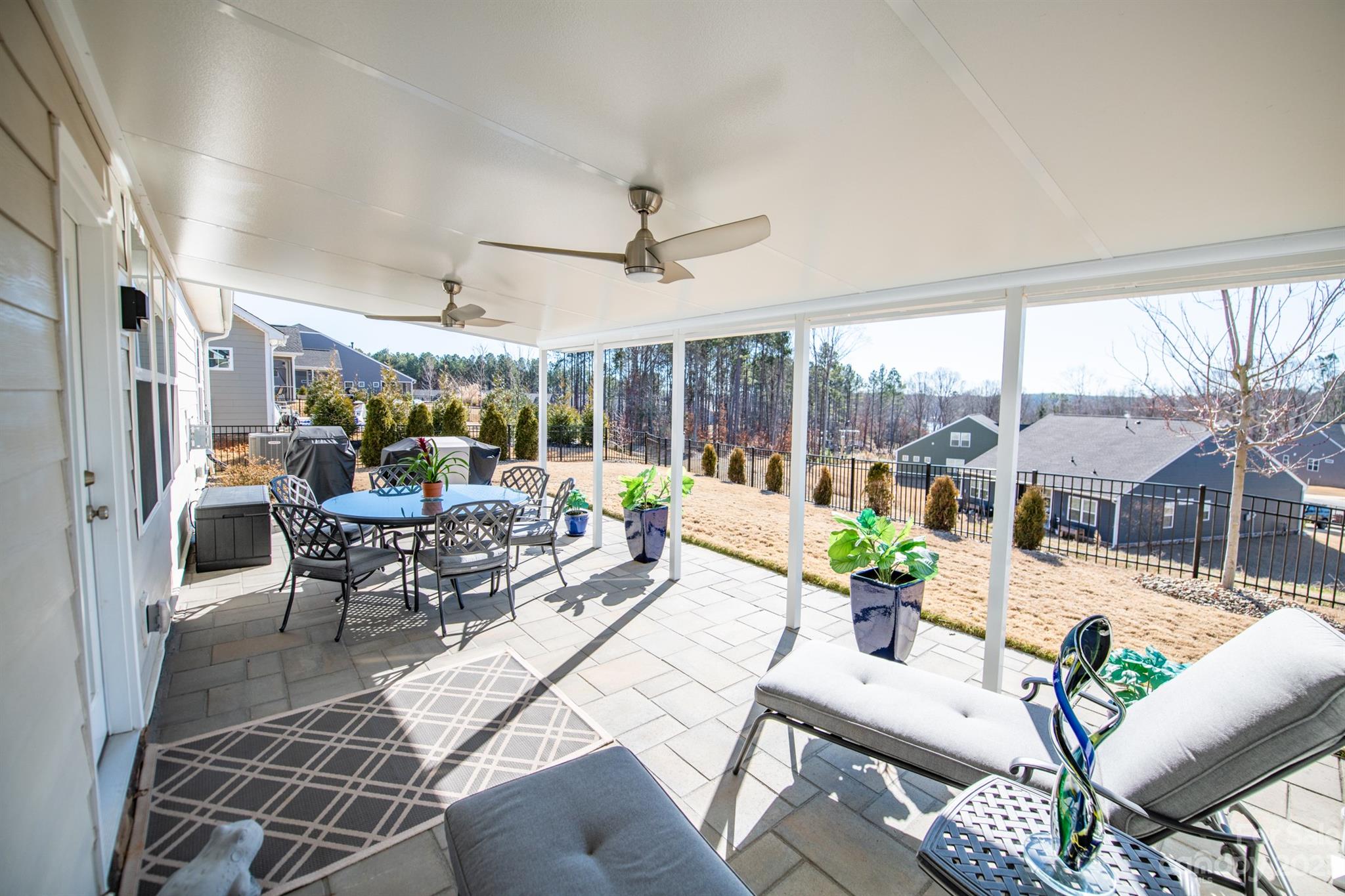 Imagery On Mtn Island - Residential