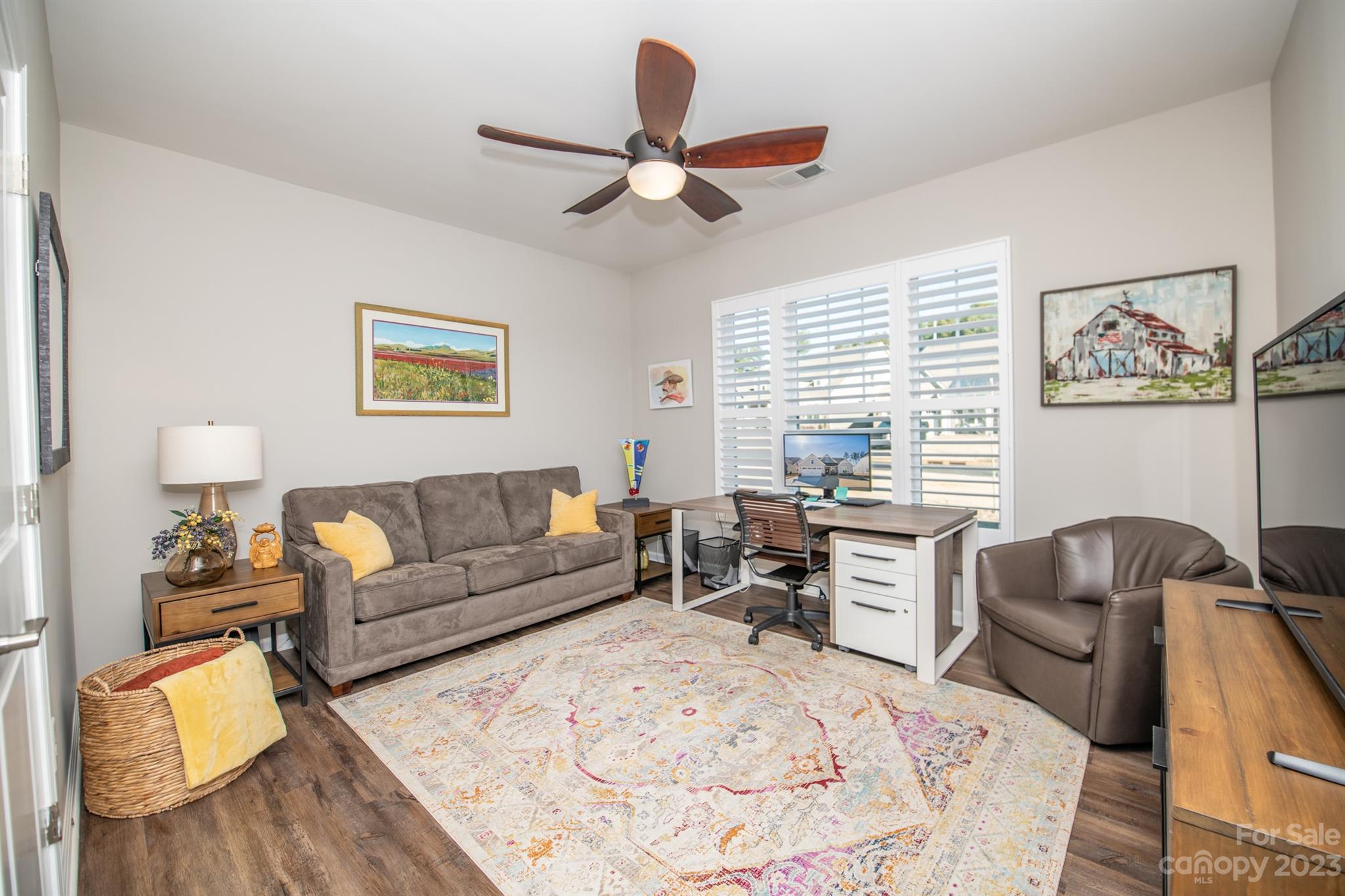 Imagery On Mtn Island - Residential