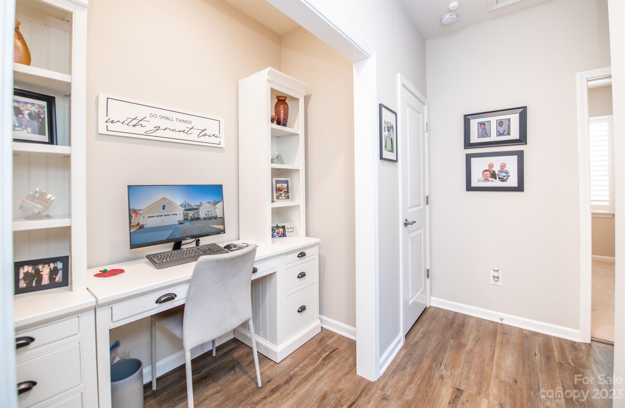 Imagery On Mtn Island - Residential