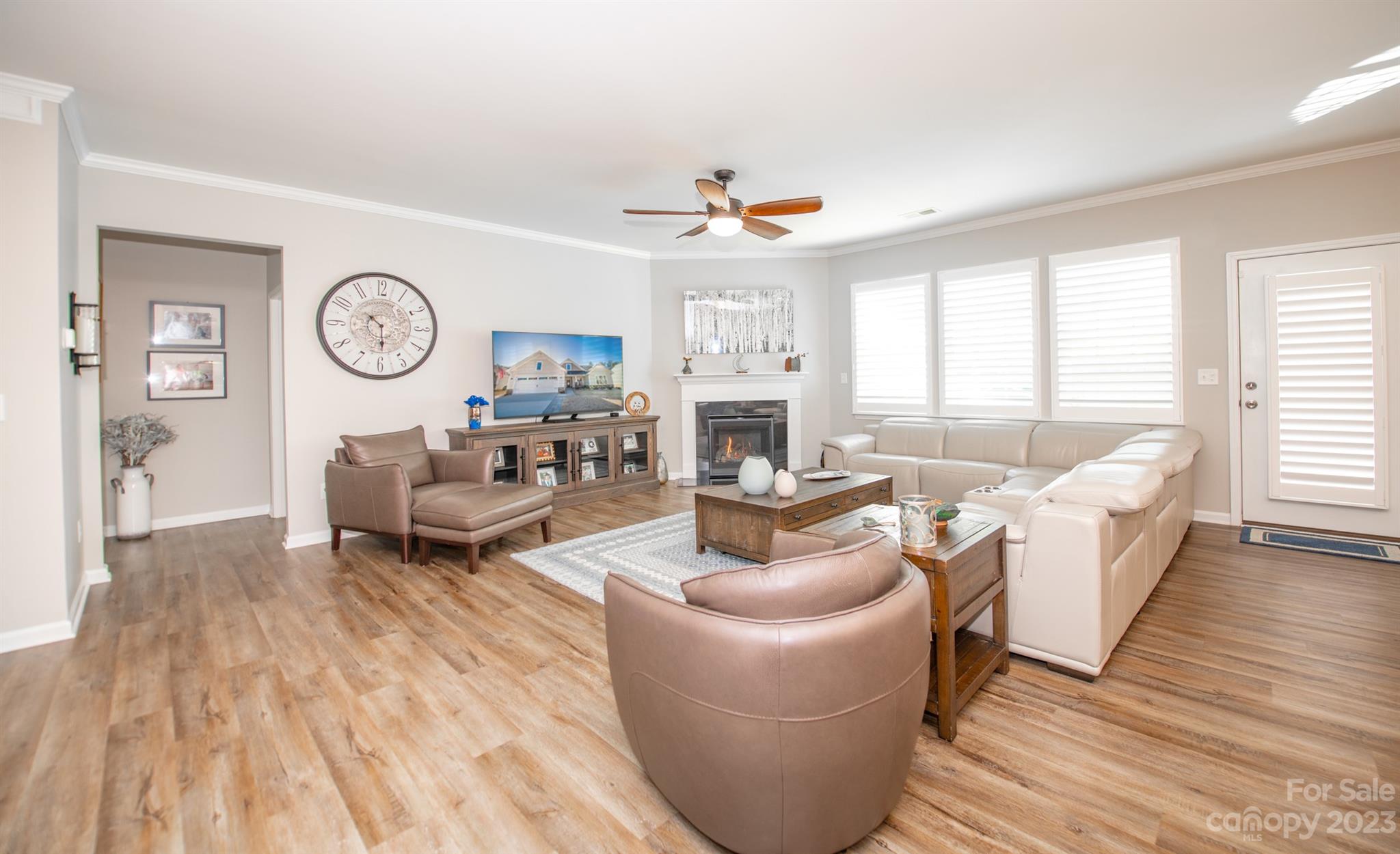 Imagery On Mtn Island - Residential