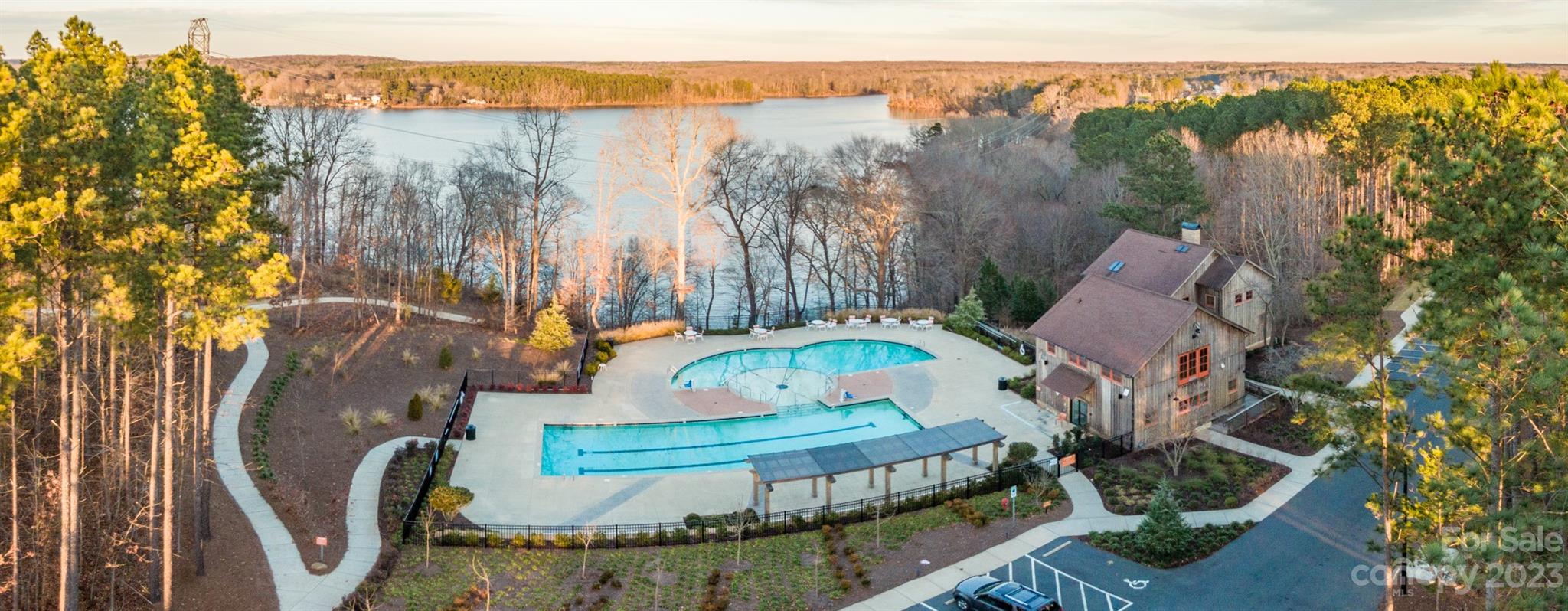 Imagery On Mtn Island - Residential