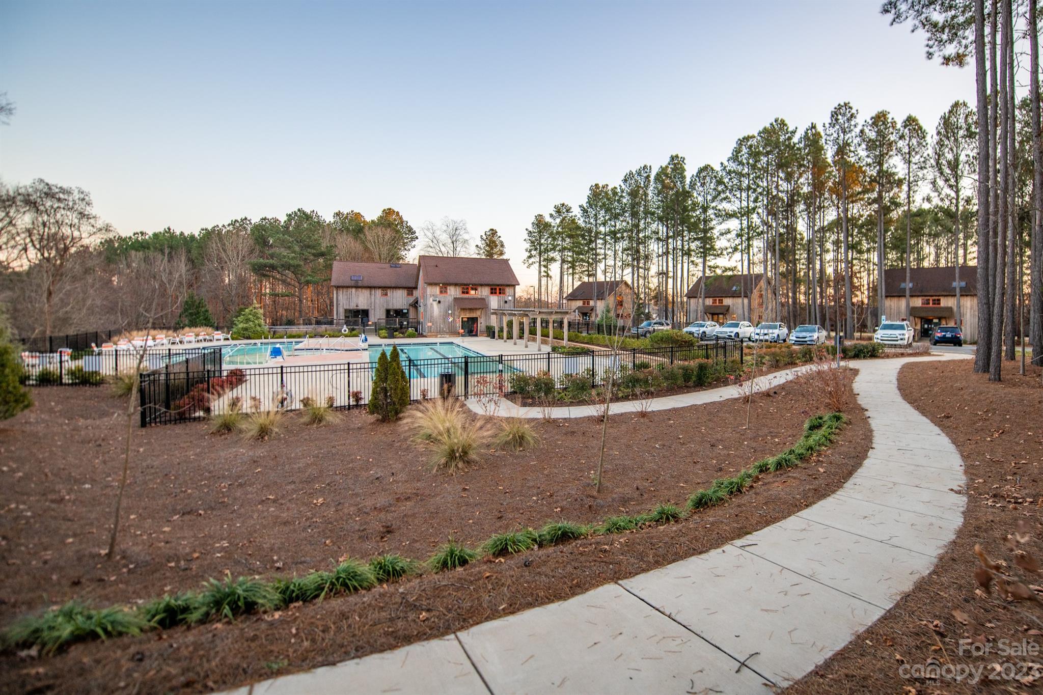 Imagery On Mtn Island - Residential