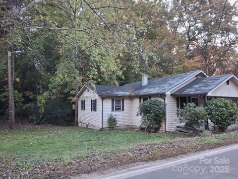 Candler, North Carolina 28715, United States, 3 Bedrooms Bedrooms, ,1 BathroomBathrooms,Residential,Active,233652