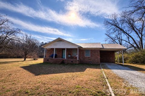 498 Dover Road Star NC 27356