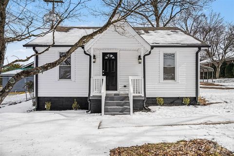 3042 N Oxford Street Claremont NC 28610