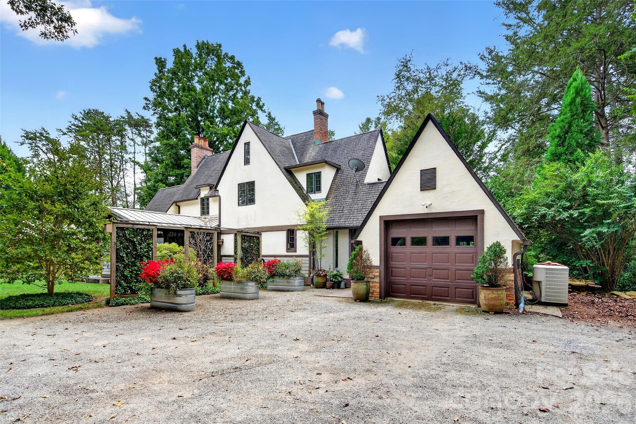 22 Manchester Drive