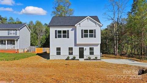Photo of 109 Titleist Drive, Statesville, NC 28677 (MLS # 4314947)