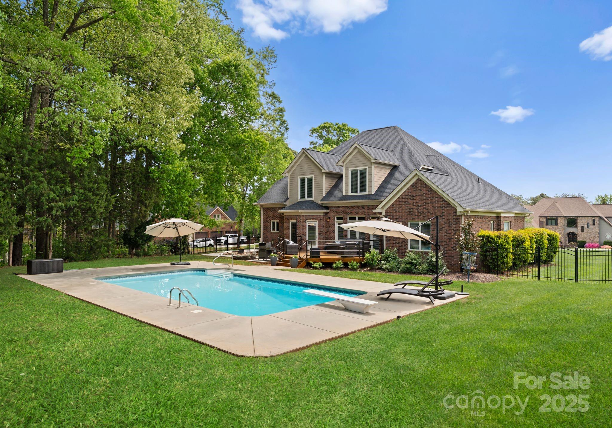 105 Walnut Hill Court