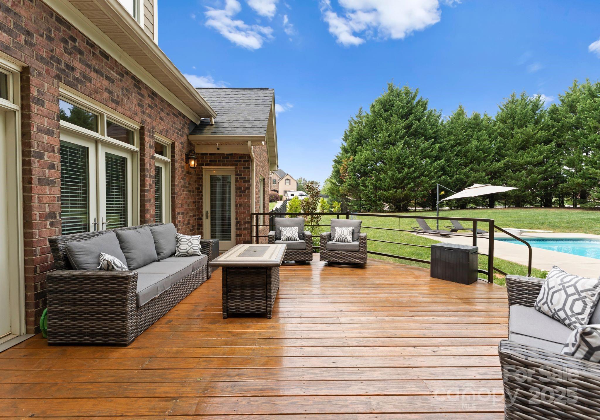 105 Walnut Hill Court