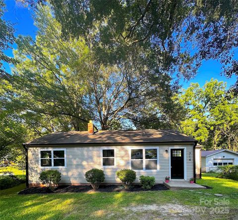 714 Apple Blossom Circle Gastonia NC 28052