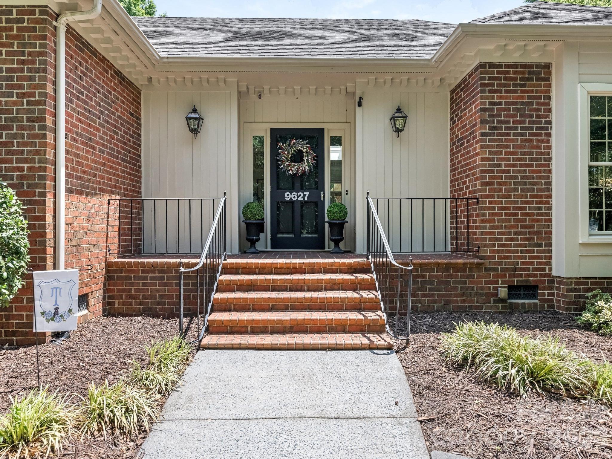 9627 Penshurst Trace