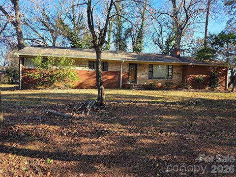 Photo of 6600 Elmwood Circle, Charlotte, NC 28214 (MLS # 4343114)