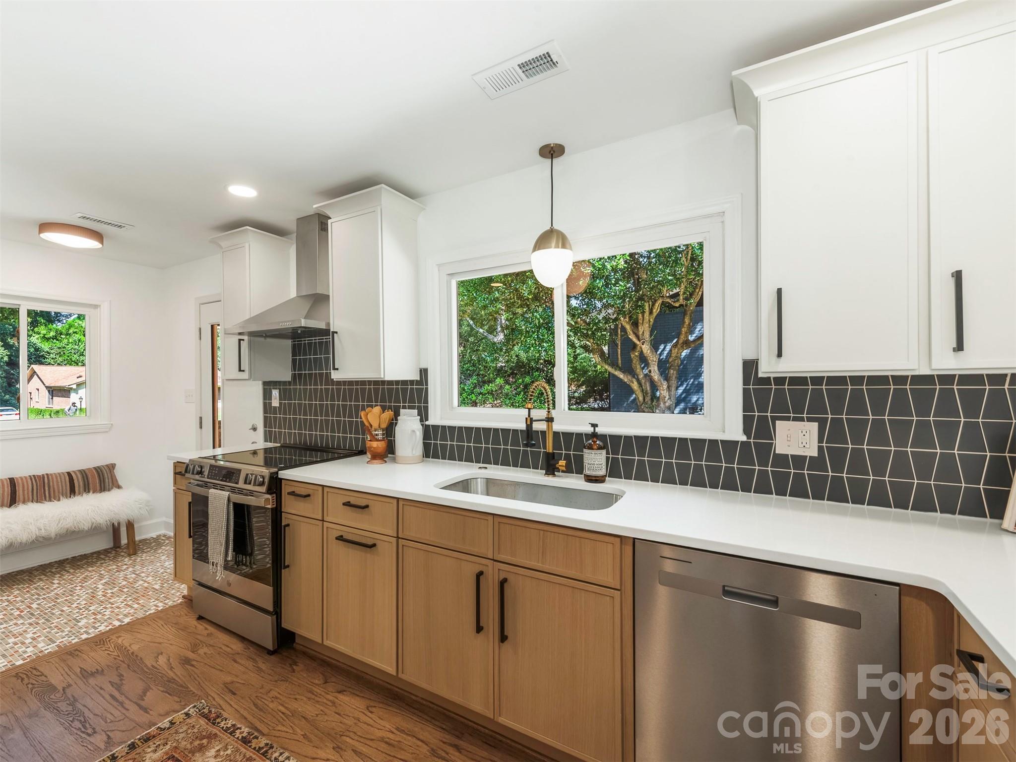 3717 Flowerfield Road