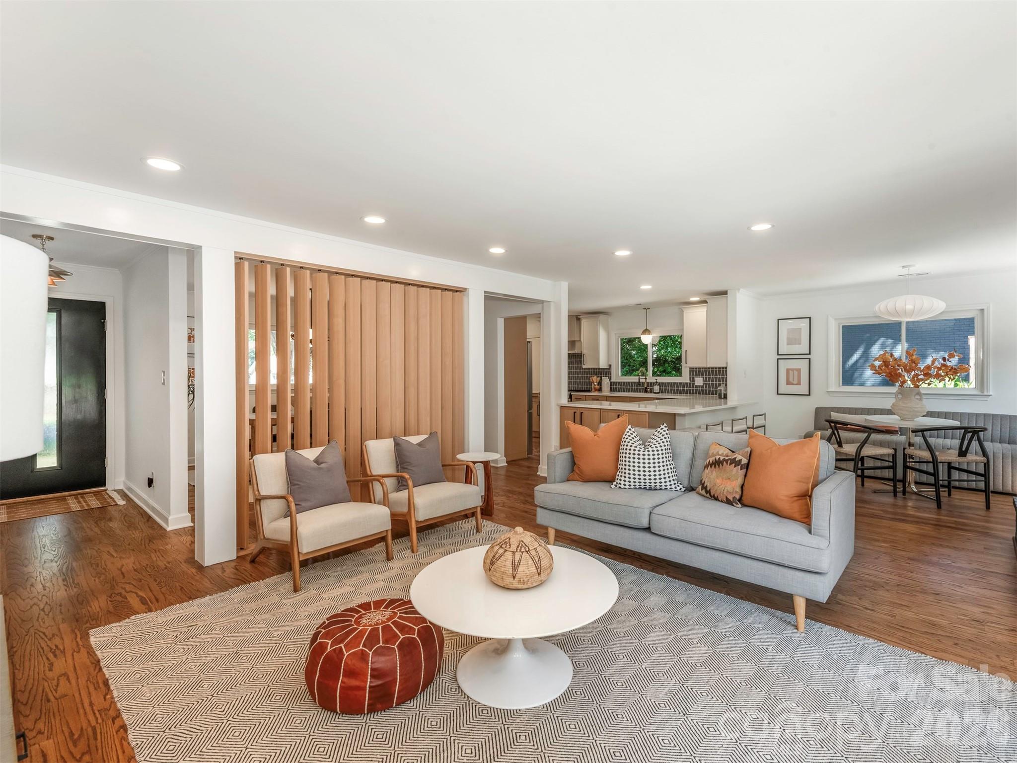 3717 Flowerfield Road