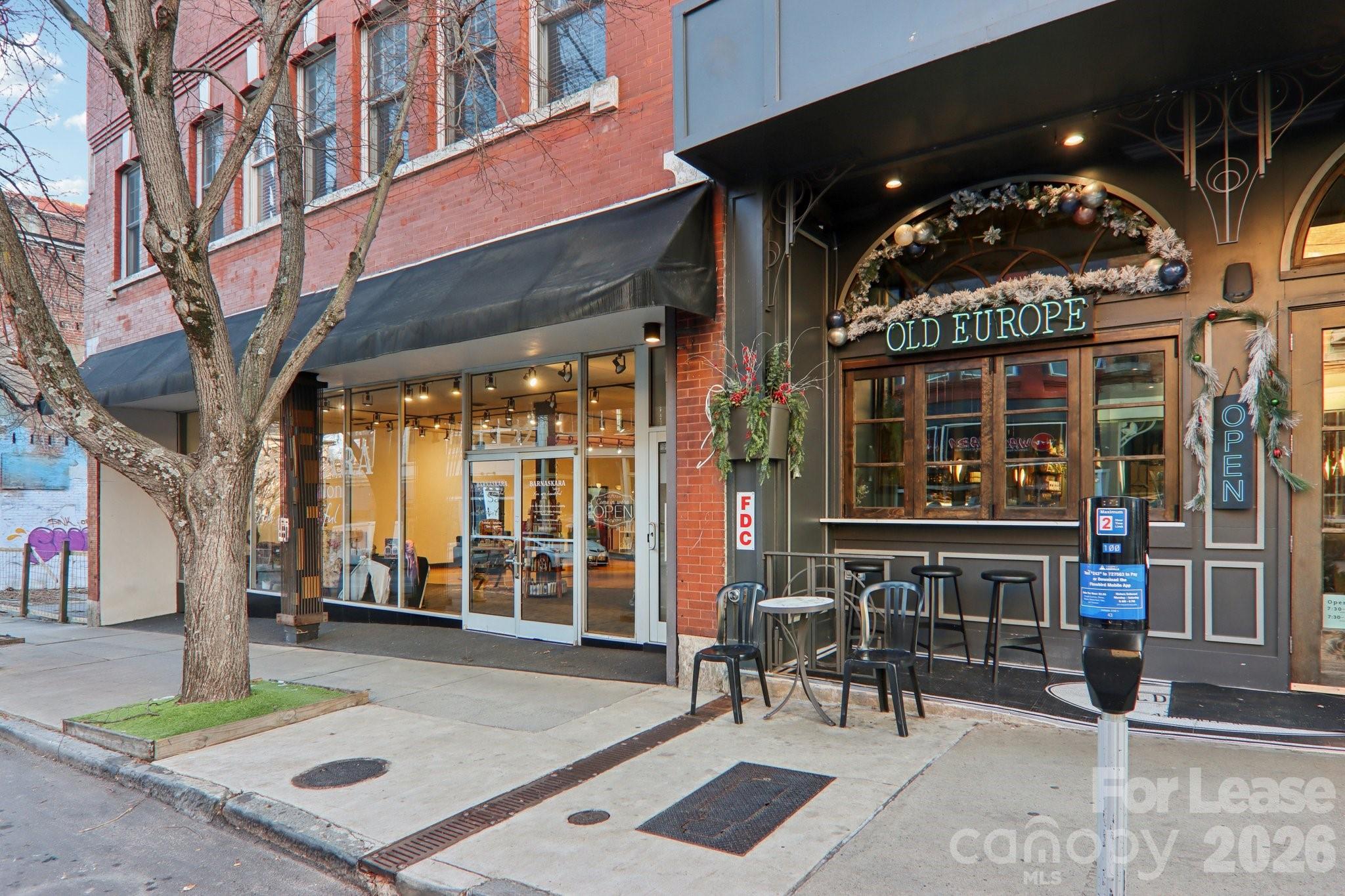 22 Broadway Street 13-14