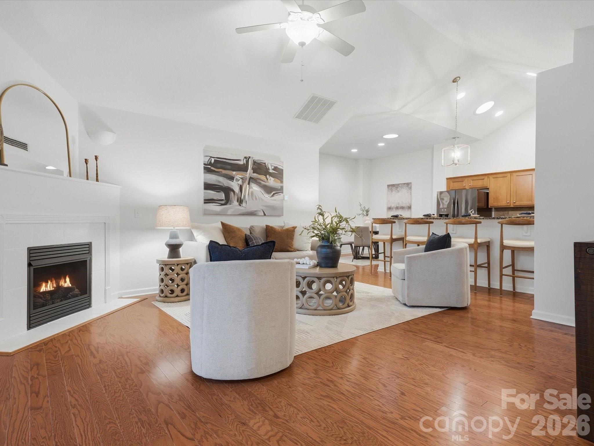 3546 S Bank Court