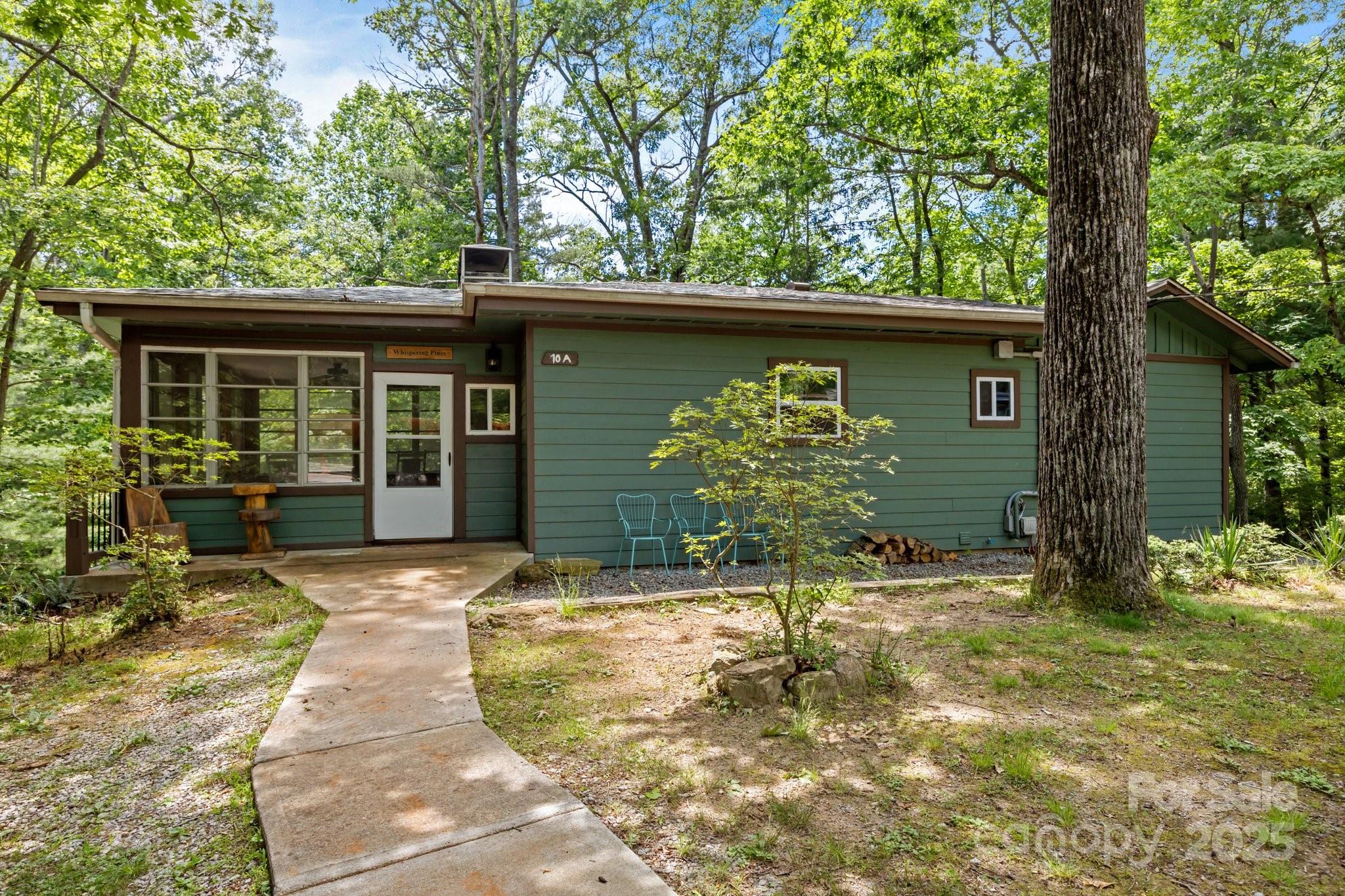 10 Lakemont Cottage Trail