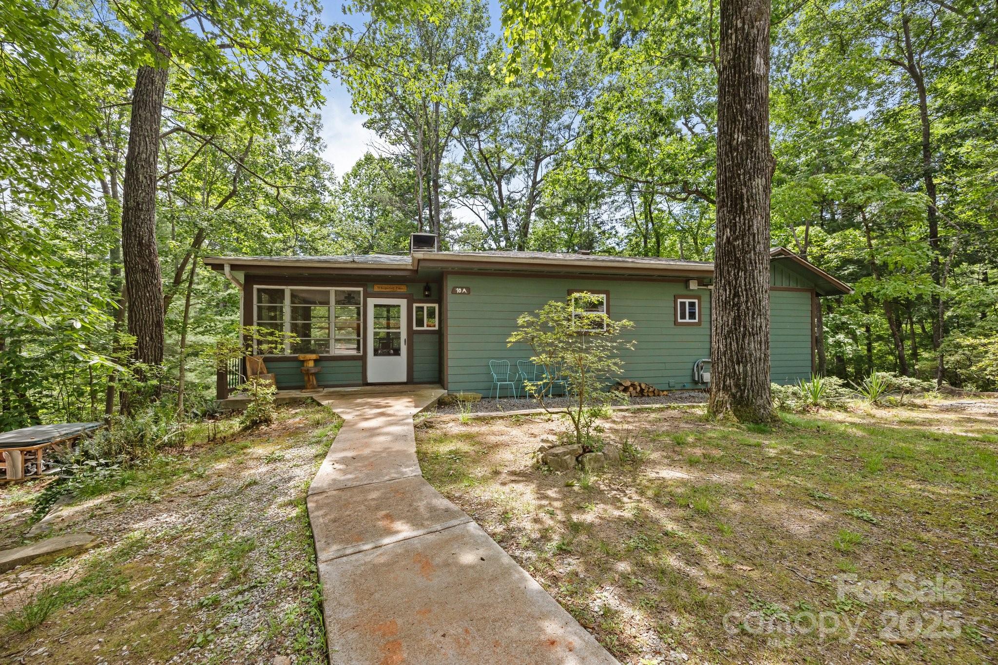 10 Lakemont Cottage Trail