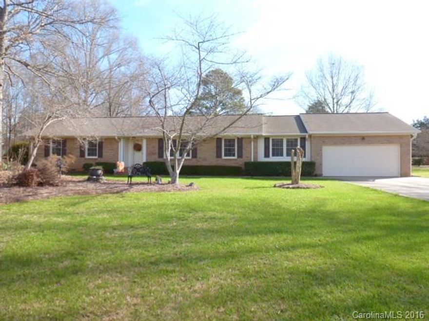 All brick, 3BR, 2BA in Arrowood Estates, Neat and Clean, this home features large GR w/FPL, fml LR and DR, kitchen w/breakfast area, lots of cabinets, small deck on back, patio, dbl garage, beautiful lawn, replacement windows. Appliances to remain