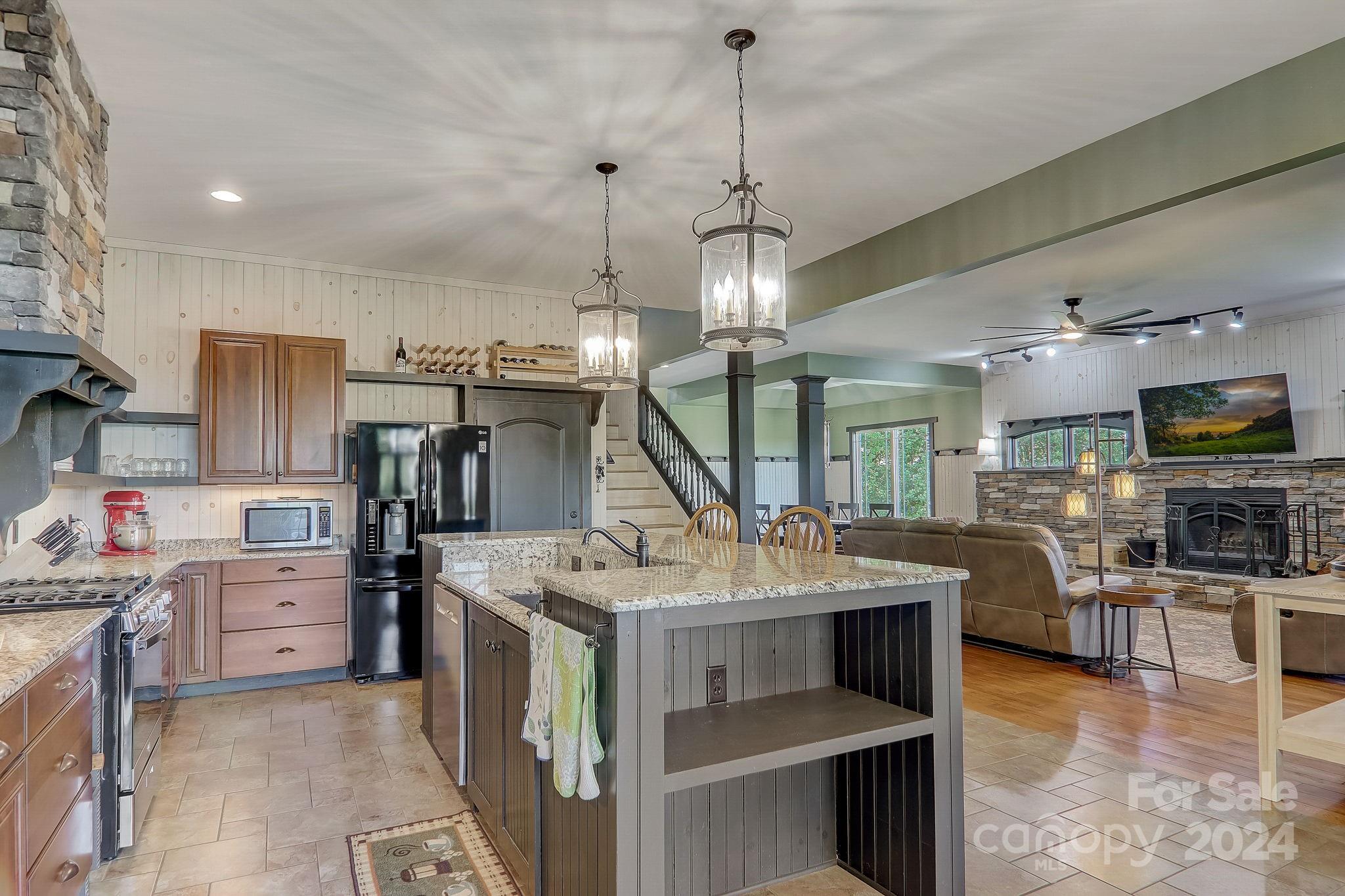 Hawk Mountain - Residential