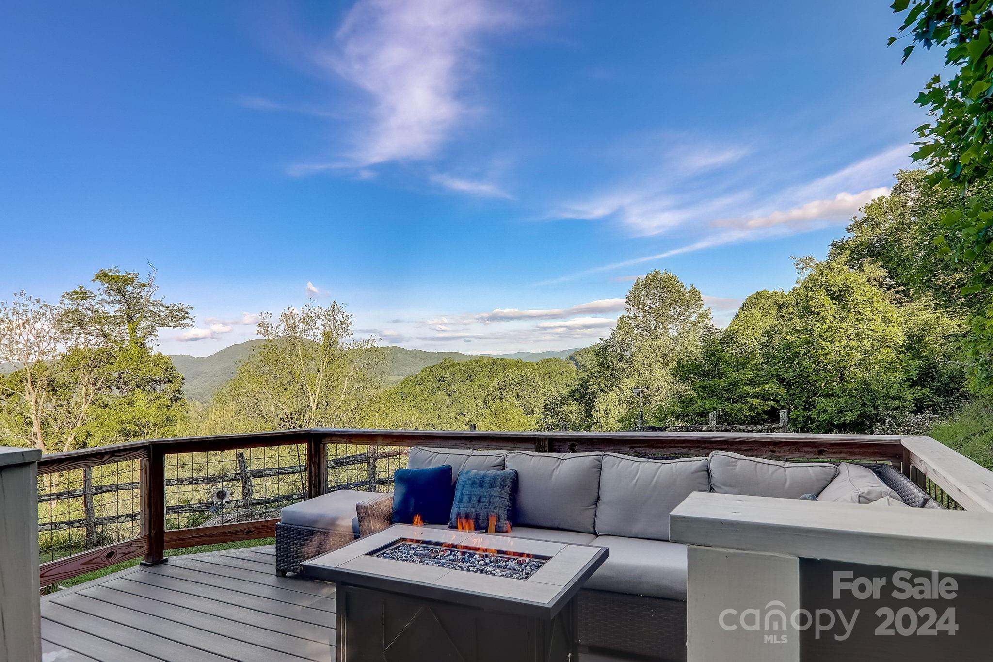 Hawk Mountain - Residential