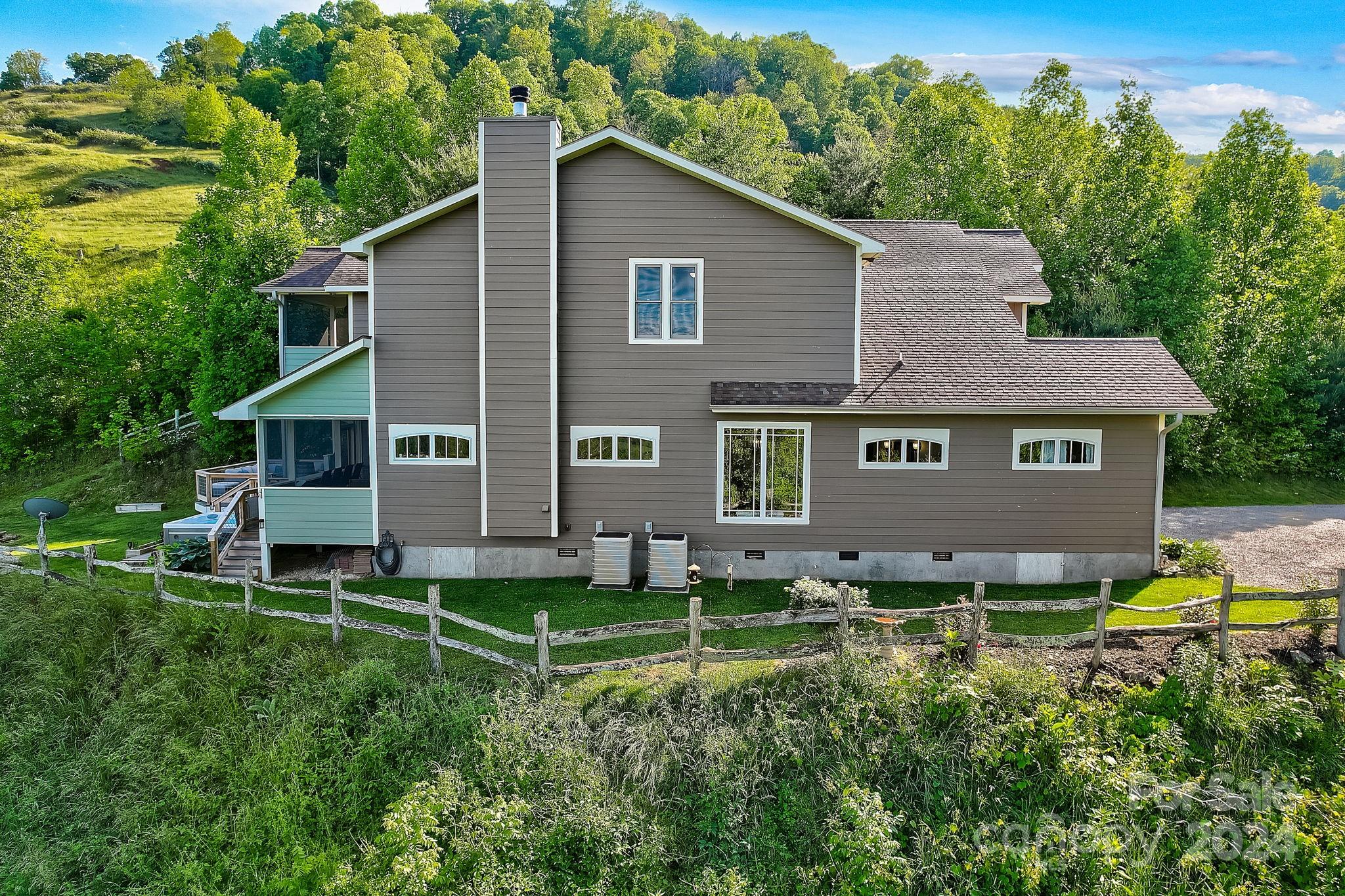 Hawk Mountain - Residential