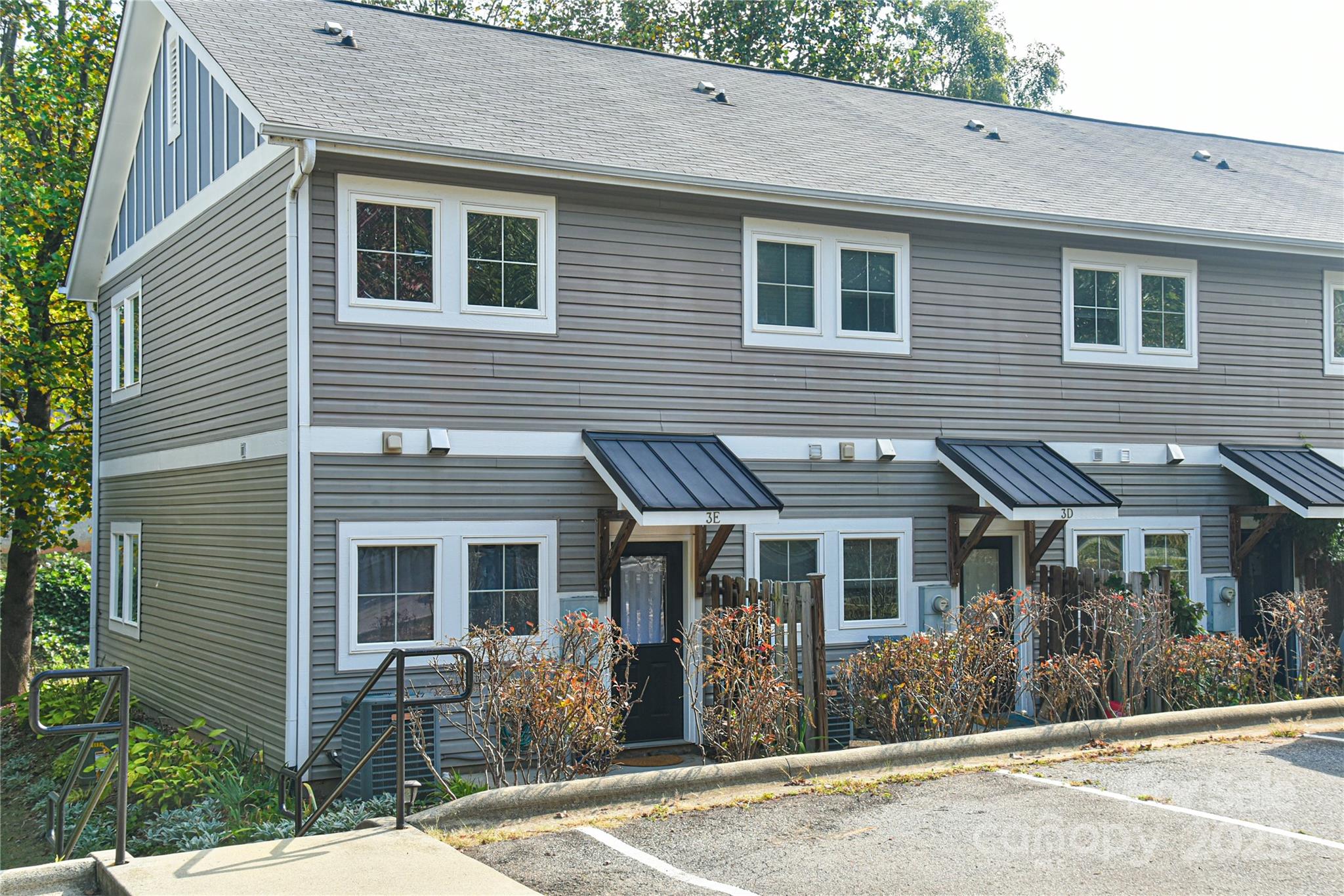 3 Penley Avenue E