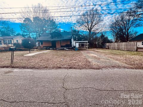 506 E Washington Avenue Bessemer City NC 28016