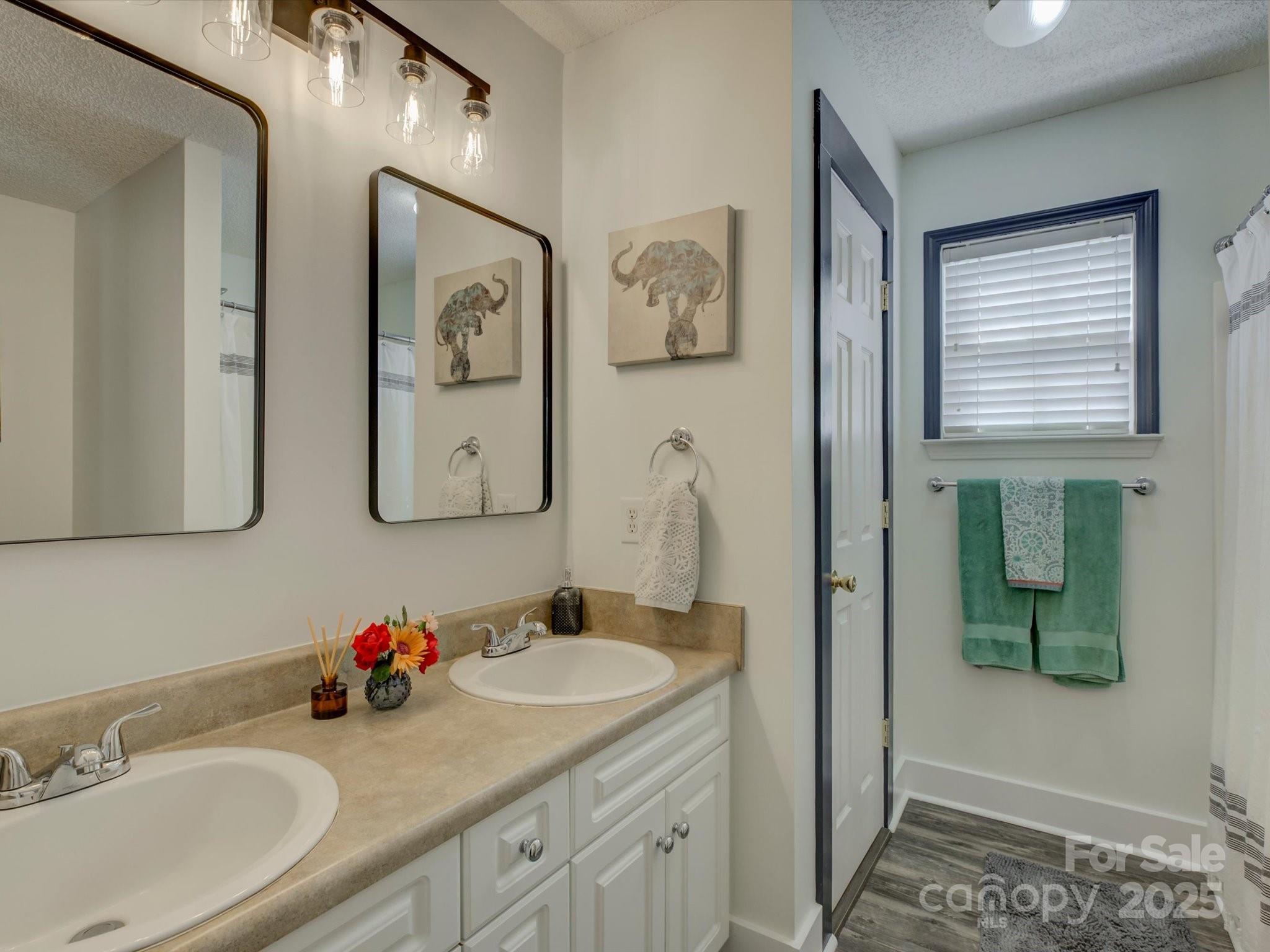 Hallmark Glen - Residential