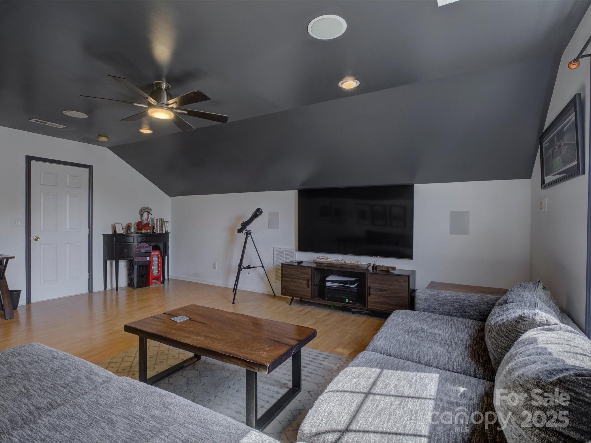 Hallmark Glen - Residential