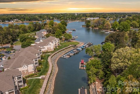 Photo of 108 Pier 33 Drive #409, Mooresville, NC 28117 (MLS # 4382874)