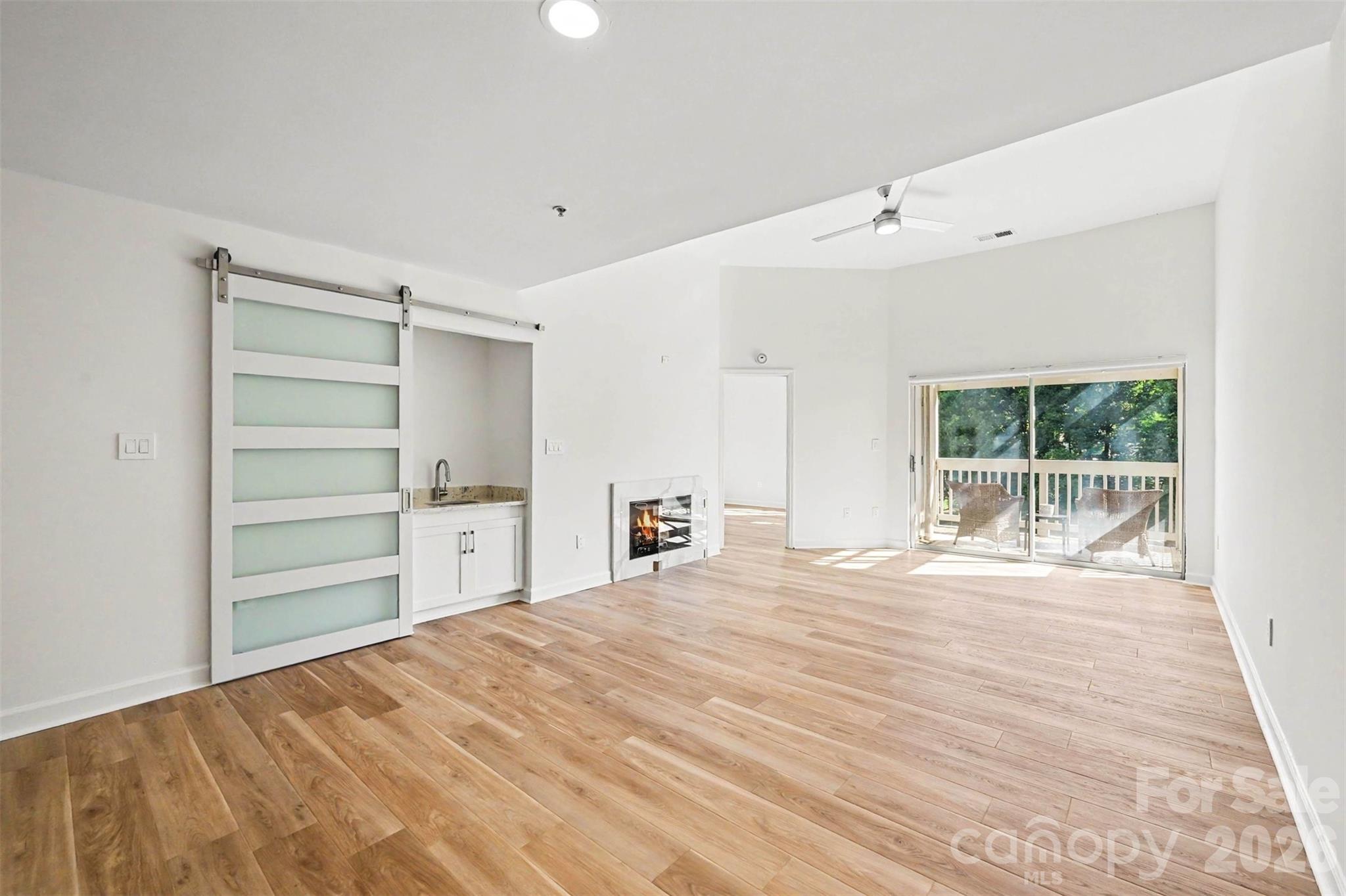 108 Pier 33 Drive 409