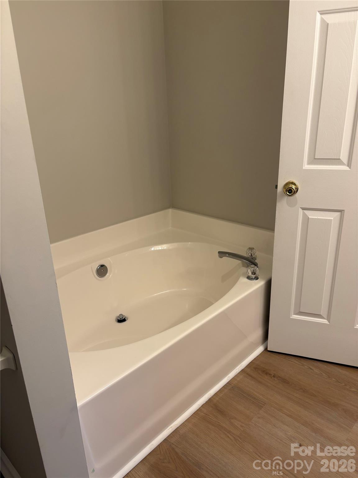 Abbotts Glen - Residential Lease