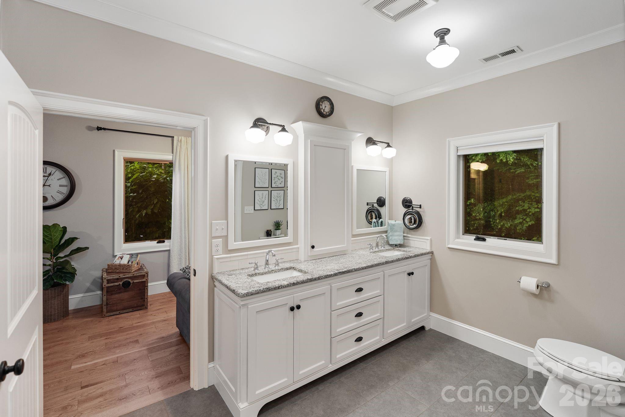 Twinn Coves on Morrison - Residential