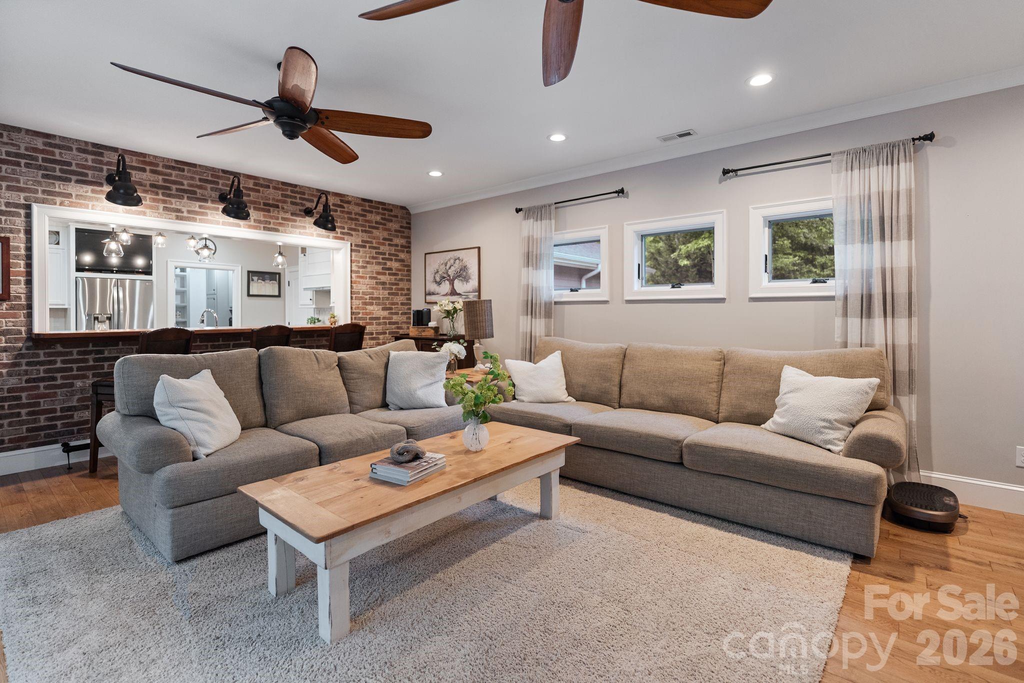 Twinn Coves on Morrison - Residential