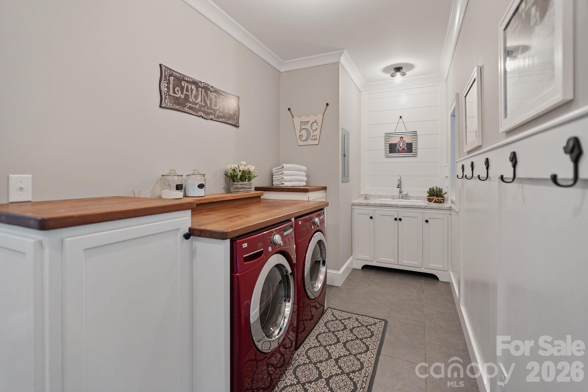 Twinn Coves on Morrison - Residential