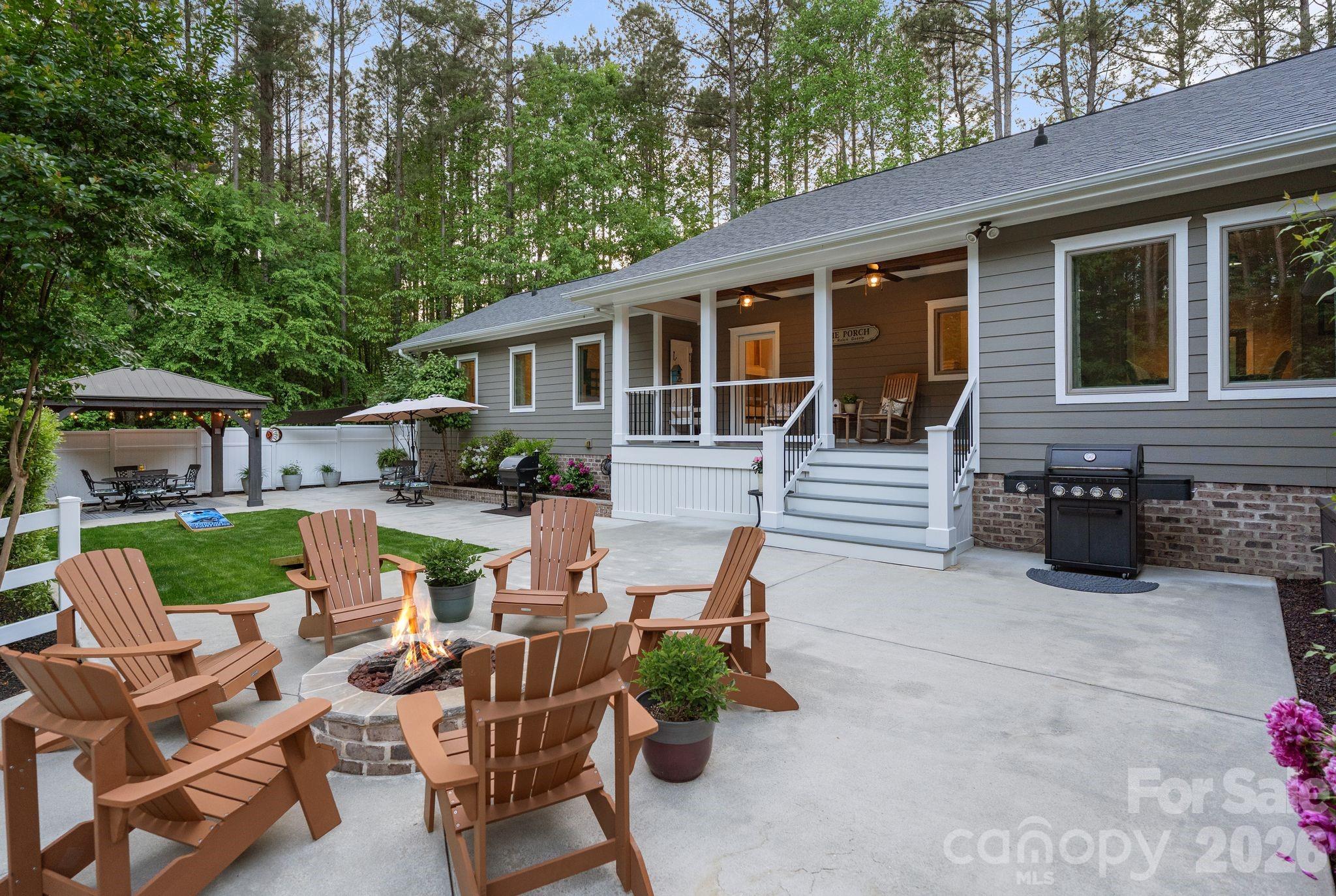 Twinn Coves on Morrison - Residential