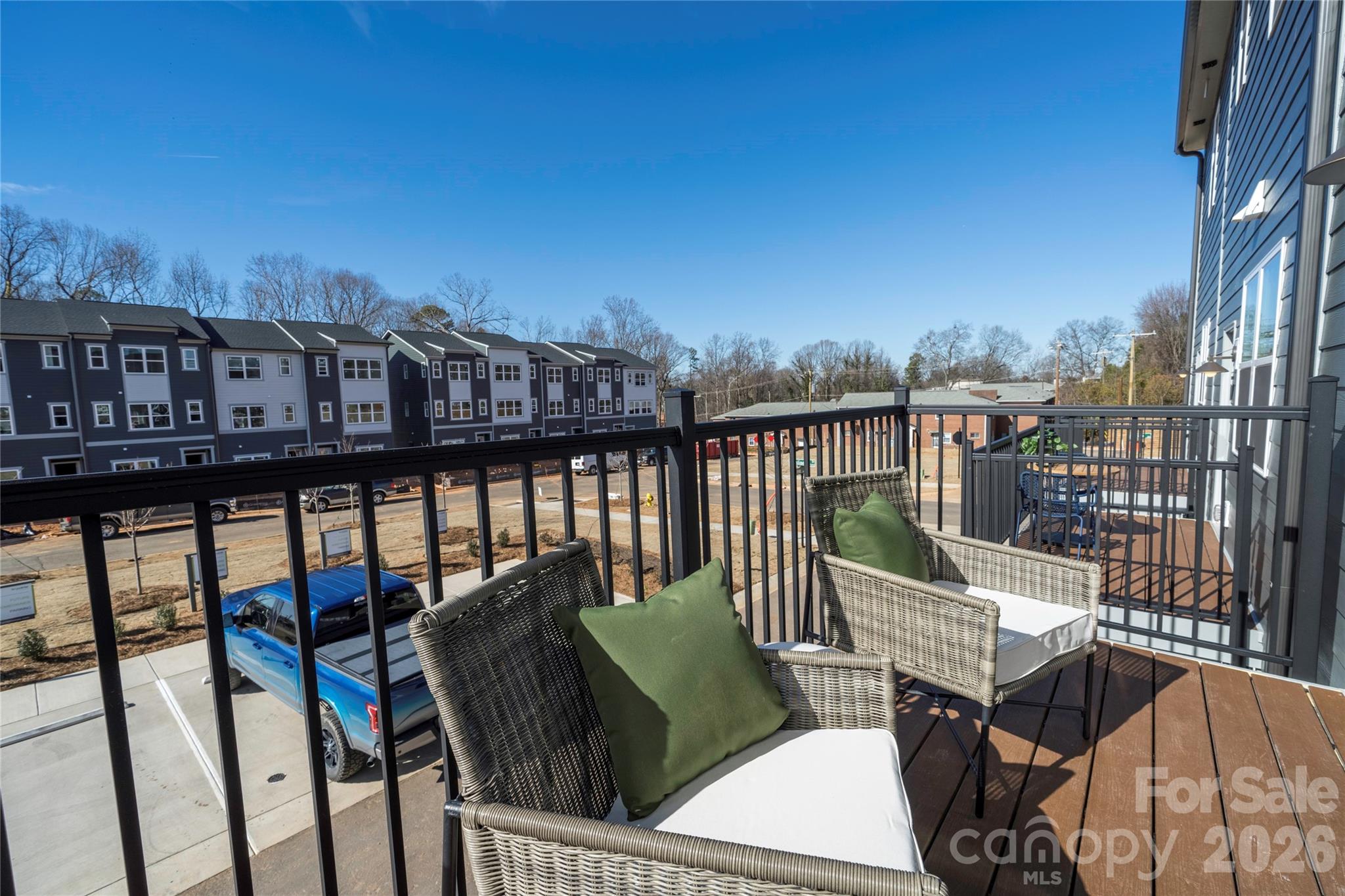 Context at Oakhurst - Residential