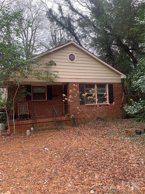 Photo of 2500 Markham Court, Charlotte, NC 28205 (MLS # 4327441)