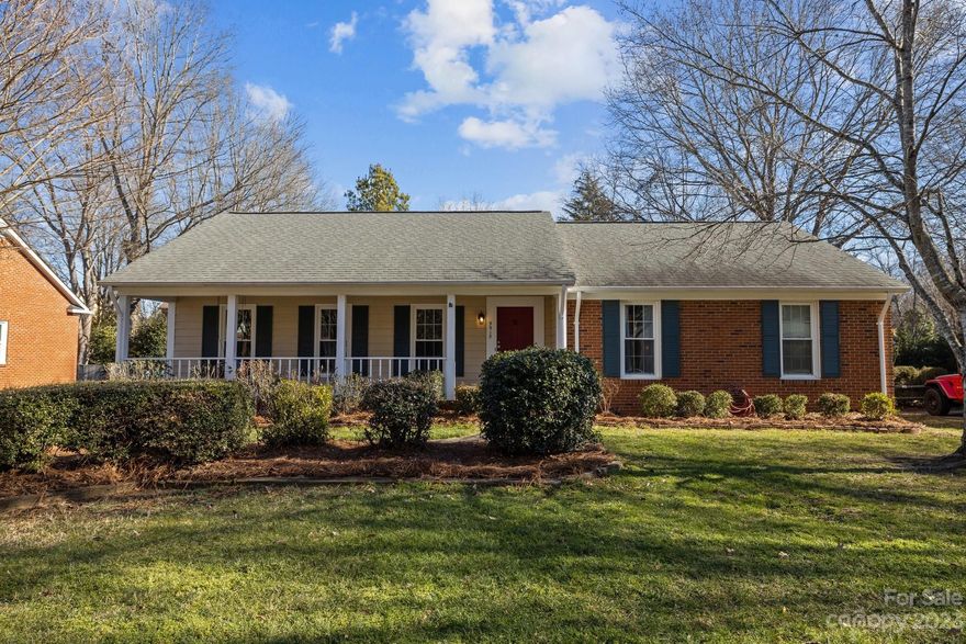 Ranch with ROCKING CHAIR front porch in sought after White Oak! Well maintained and move in ready for the next Owner to bring their personal touches. Hardwood flooring has recently been refinished and new carpet throughout. Relax after a long day in the family room by the fireplace or in the warmer months on the durable Trex back deck overlooking the private flat backyard. Outdoor storage shed in back yard. Pride in ownership, seller has added a hot water loop for Primary bath and updated plumbing. Desirable location and convenient to Shopping, Dining, Ballantyne Corporate Park, I-485, and I-77.